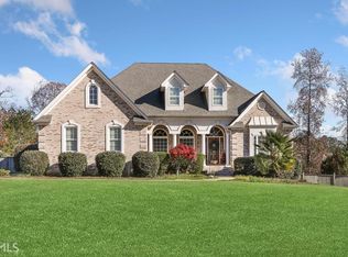 128 Natures Pointe Dr, Hampton, GA 30228