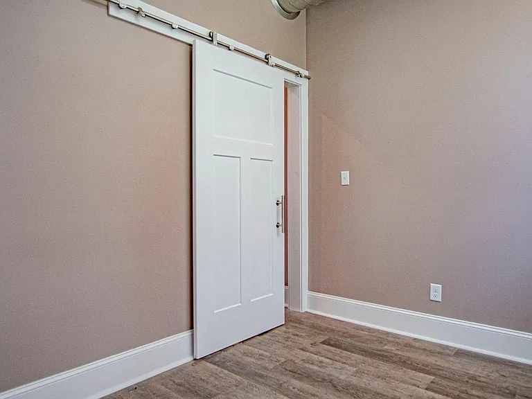151 E Eagle St — Photo 14