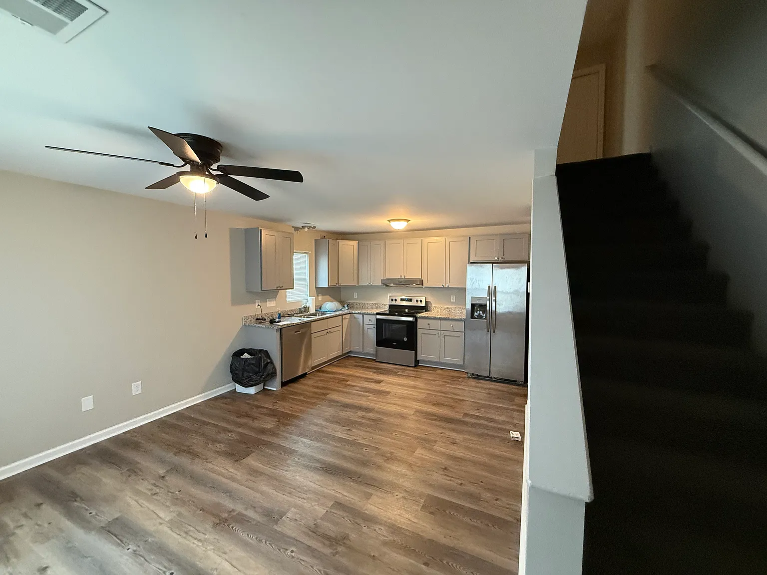 3 bed, 2.5 bath, 1510 sqft, $1,200 — Photo 2