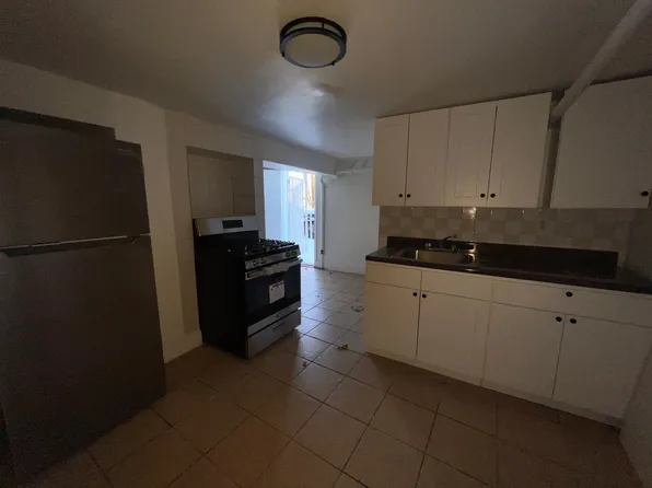 327 Randolph Avenue image 1 of 7