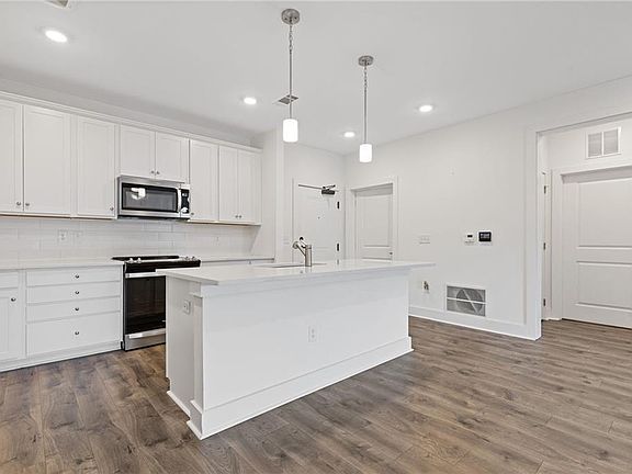 5th image of 3211 Orwell Way #4404