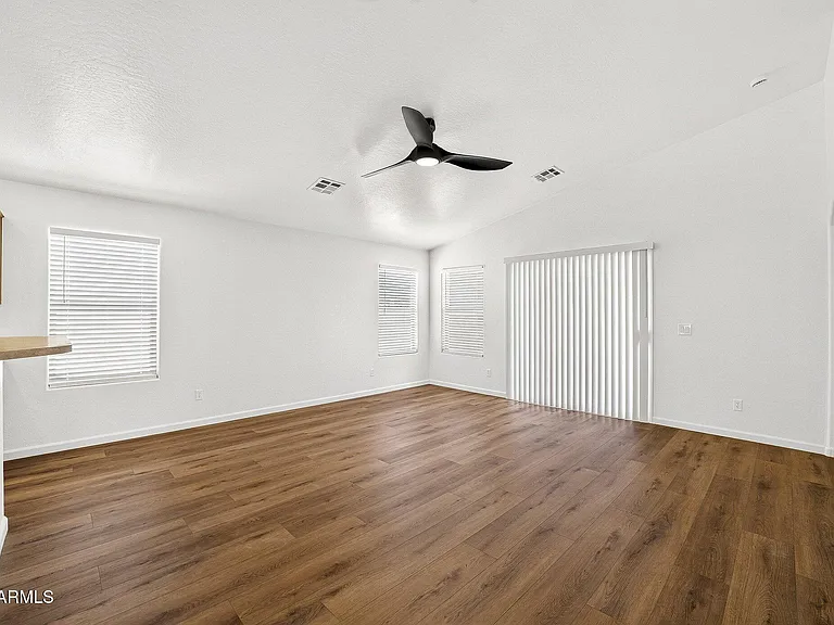 1582 E Leaf Rd — Photo 11