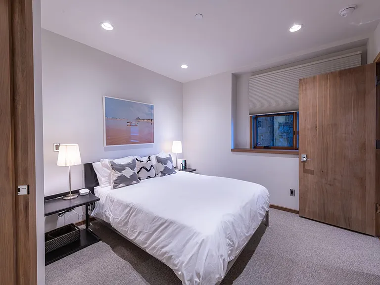 119 Woodside Ave — Photo 16