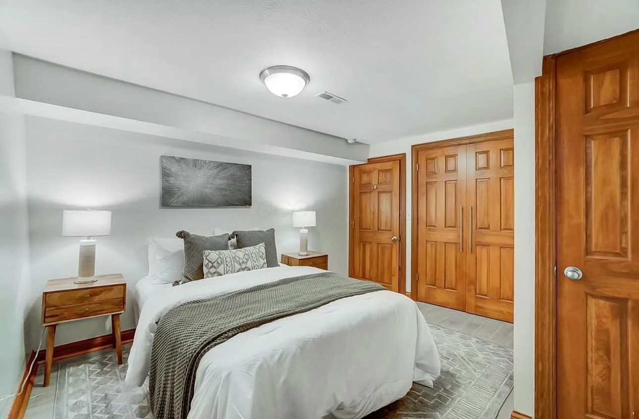 2 bed, 584 sqft, $2,000 — Photo 3