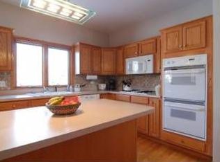 880 W Willow St, Palatine, IL