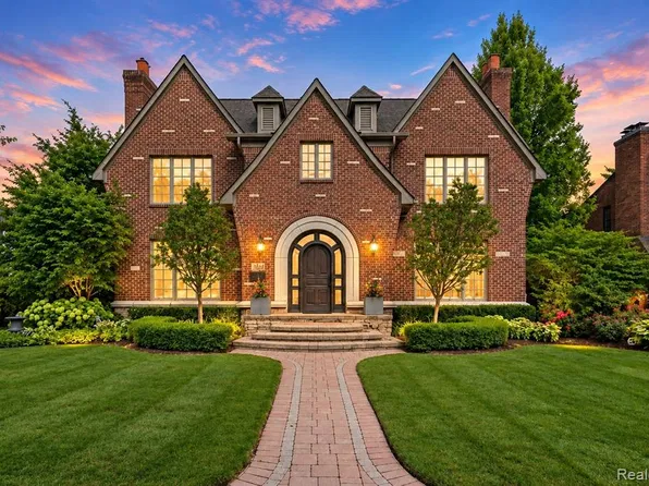 321 Aspen Rd, Birmingham, MI 48009
