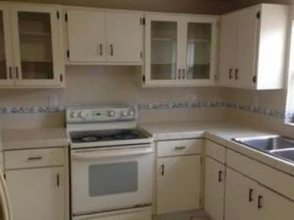13880 NW 2nd Ave, North Miami, FL 33168