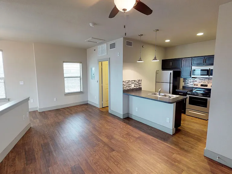1212 Greenlee St — Photo 32