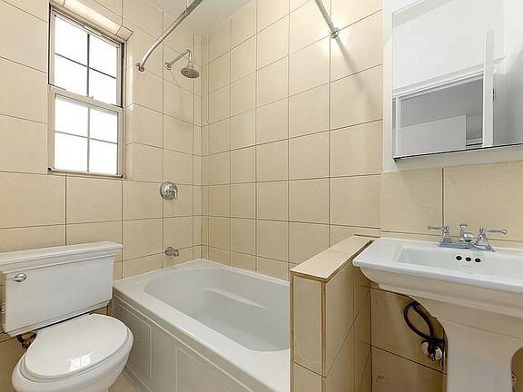 5th image of 266 Washington Ave APT B11