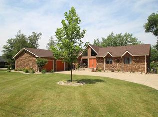 209 Pine Ridge Dr, Washington, IL 61571