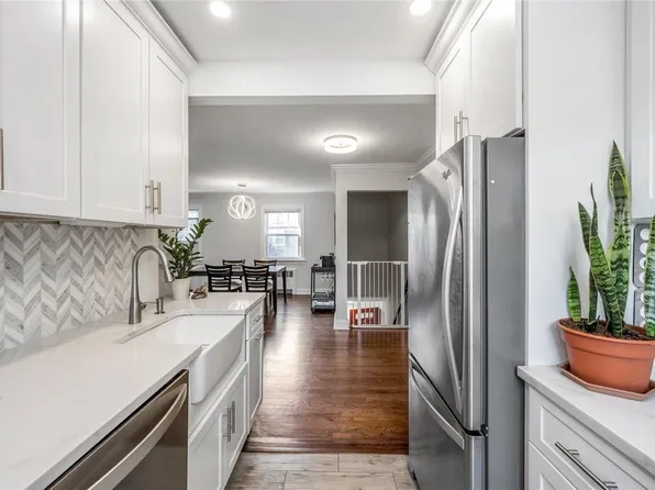 6 Robins Crescent #C-2, New Rochelle, NY 10801