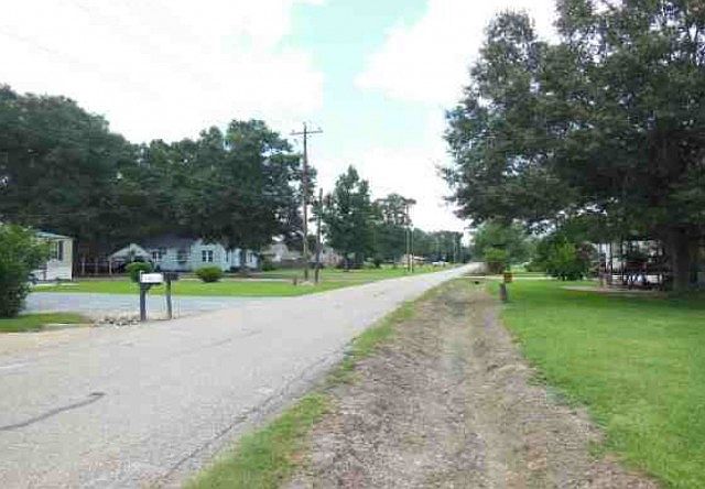 2nd image of 25784 Poirrier Ln