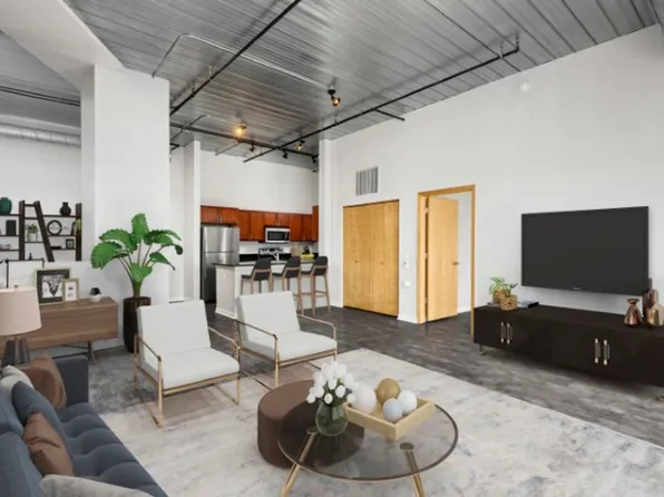 Bayshore Place, 5699 N Centerpark Way APT 643, Milwaukee, WI 53217