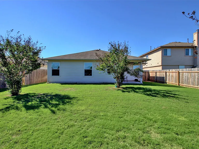 2731 Herrington Cv — Photo 36