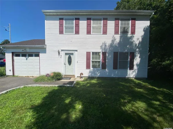 (undisclosed Address), Bellport, NY 11713