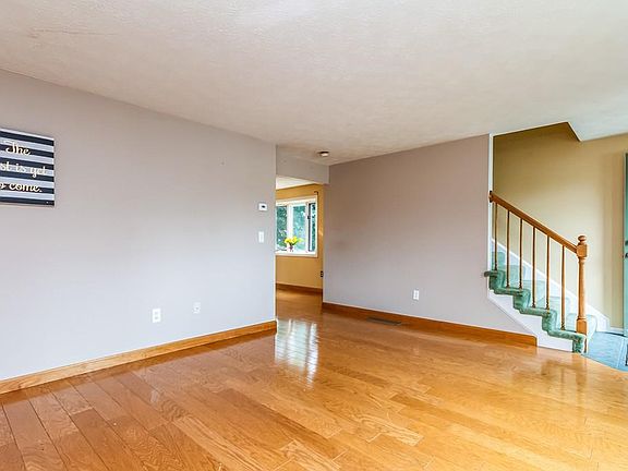 4th image of 9 Meadow Dr #0