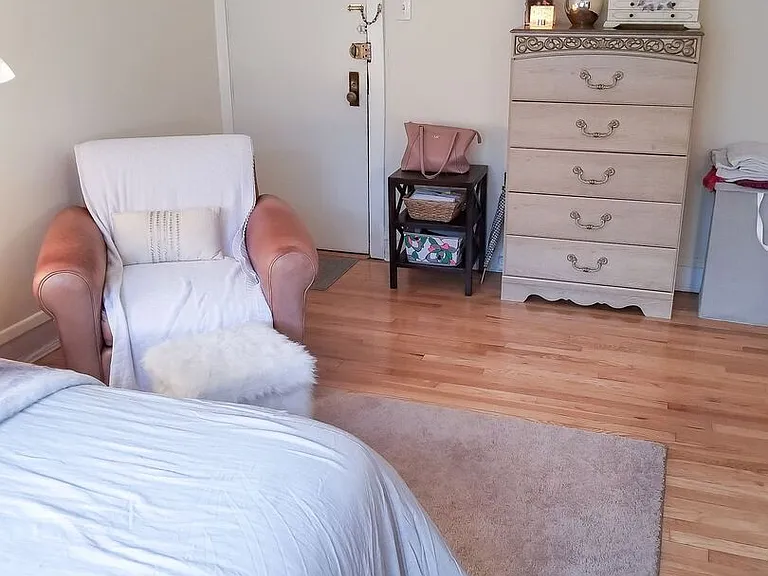 515 W Cornelia Ave #110 — Photo 2