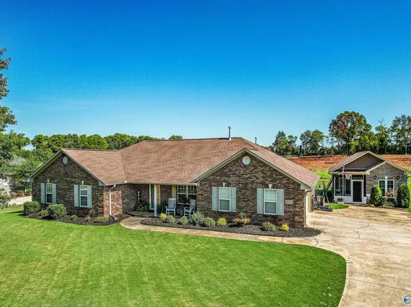 24727 Southern Heritage Ln, Athens, AL 35613