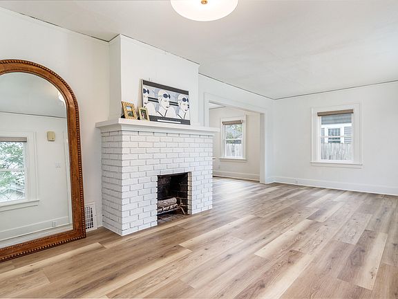 3rd image of 616 Lynn Ave