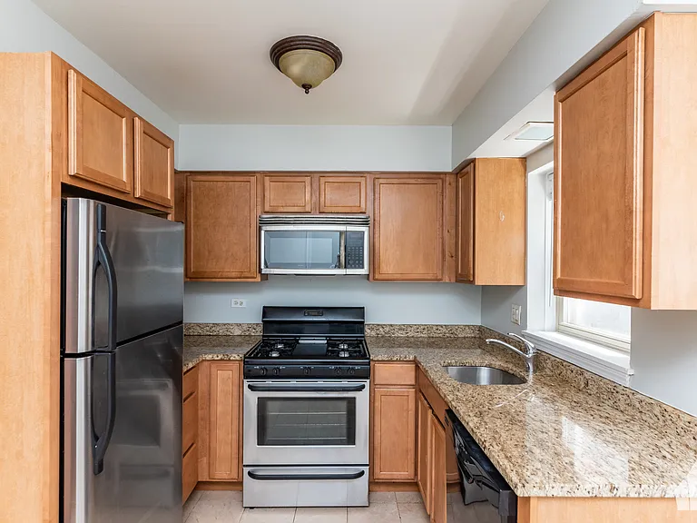 4540 N Wolcott Ave #2E — Photo 10