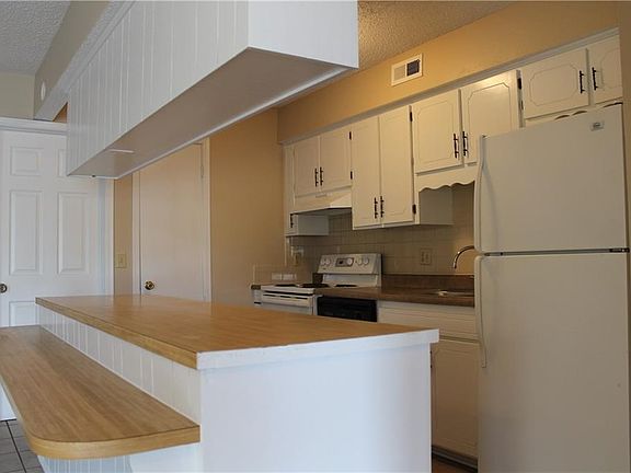 3rd image of 1318 W Centennial Dr APT 4