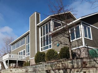 1750 Harbour View Dr, Marquette, MI 49855