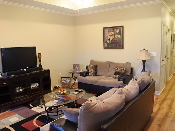 3rd image of 227 Aloys Cir