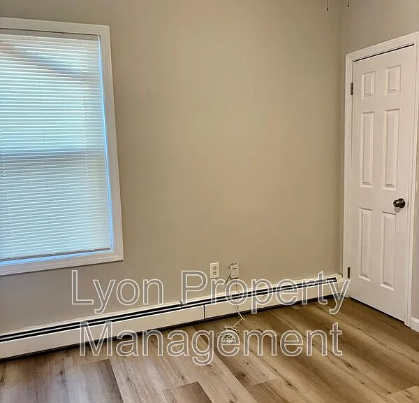 92-94 Anthony Ave #1F — Photo 9