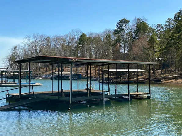75 Majestic Shores Dr, Hartwell, GA 30643