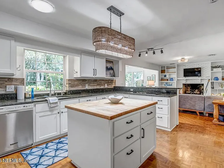 1452 Seminole Rd — Photo 21