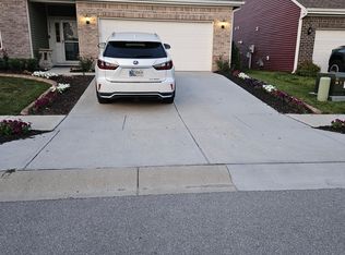 5279 Tanglewood Ln, Whitestown, IN 46075