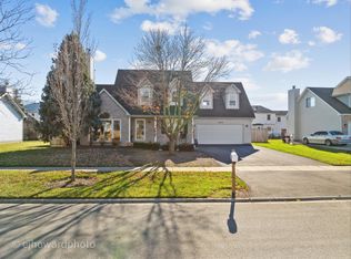 1437 Clear Dr, Bolingbrook, IL 60490