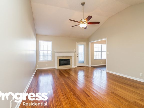 2nd image of 1824 Saint Andrews Dr