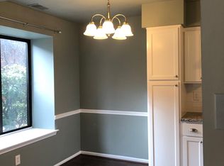 6507 Hilltop Dr, Brookhaven, PA 19015