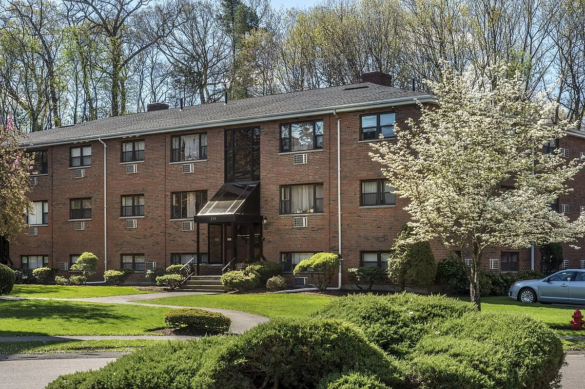 Building Photo - Woodland Park