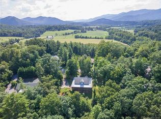 27 Daisy Hill Rd, Asheville, NC 28805