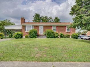 620 Water Oak Rd, Roanoke, VA 24019