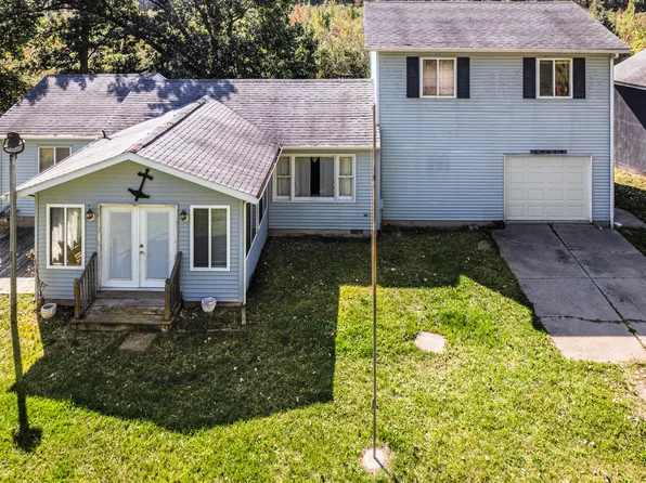 19419 Bullhead Lake Dr, Rodney, MI 49342