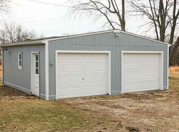 1587 E 767 Rd Lawrence, KS listing photo #3