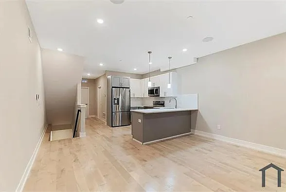 2029 N Randolph St #1 — Photo 1