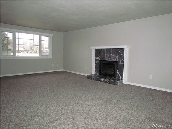 4th image of 315 Sharon Ave E