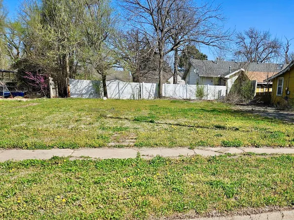 610 W Towanda Ave, El Dorado, KS 67042