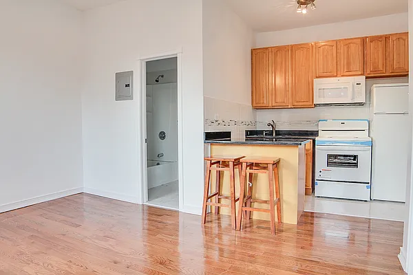 Rented by Richard Boatti, LREB | media 6