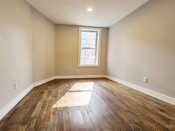 153 Bleecker Street image 8 of 9