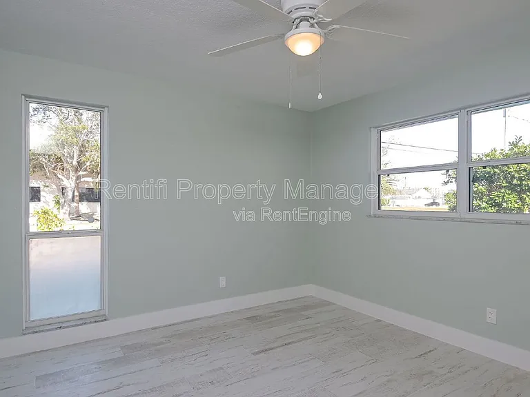 1322 Miramar St #2 — Photo 15