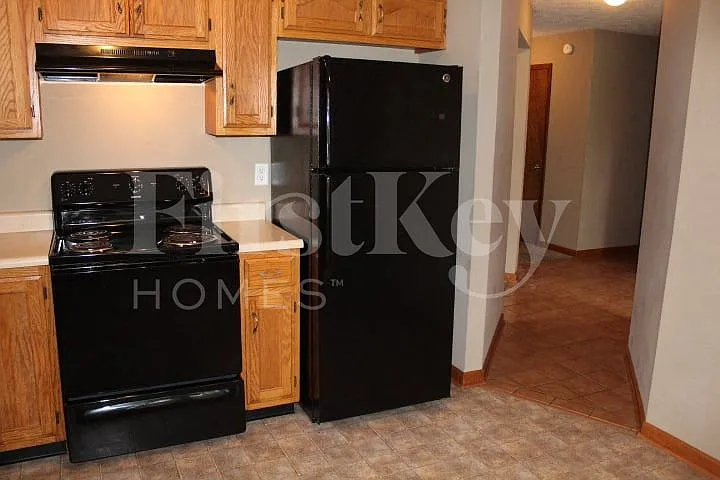 10311 Park Valley Dr — Photo 9