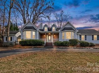 21133 Rio Oro Dr, Cornelius, NC 28031