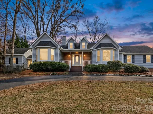 21133 Rio Oro Dr, Cornelius, NC 28031