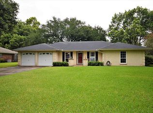 110 E Wildwinn Dr, Alvin, TX 77511