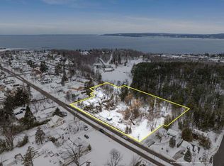 1119 E Mitchell St, Petoskey, MI 49770